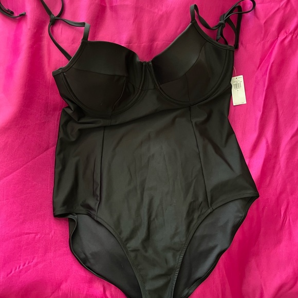NWT XXL Old Navy One Piece Swimsuit Bra Support Black Double Lined Plus Size - Picture 8 of 13